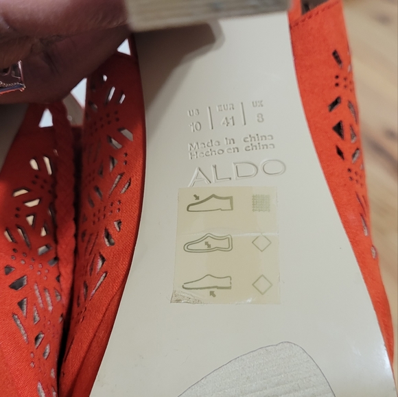 Sandals - Picture 6 of 6